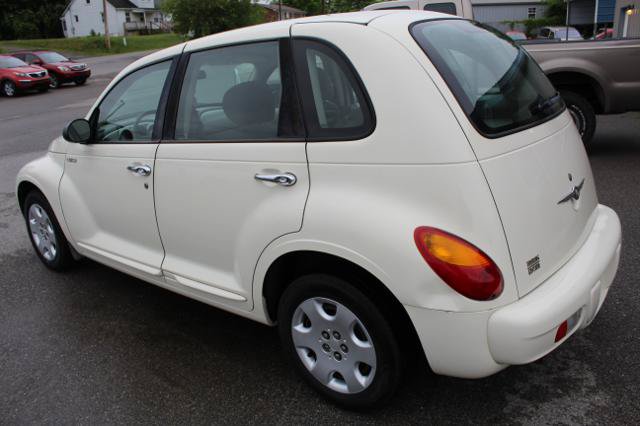 Used 2005 Chrysler PT Cruiser Touring FWD image 4