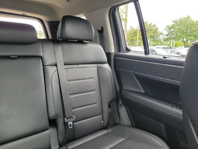 Used 2024 Hyundai Santa Fe Limited FWD image 13