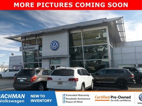 Used 2024 Volkswagen Atlas SE w/ Panoramic Sunroof Package AWD/4WD image 8