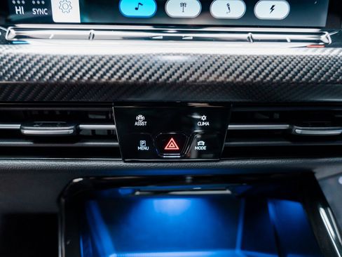 Used 2023 Volkswagen Golf 20th Anniversary Edition image 53