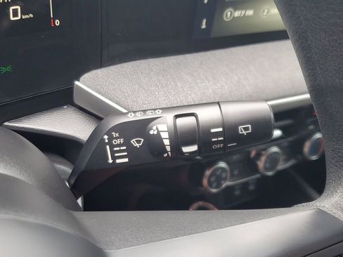 Used 2025 Nissan Kicks SV FWD image 26