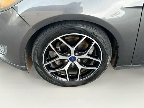 Used 2017 Ford Focus SE FWD image 11