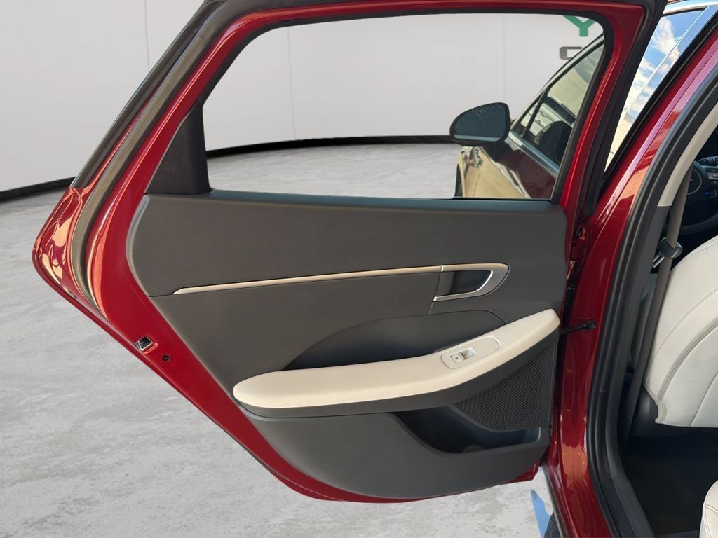 Used 2025 Hyundai Sonata SEL FWD image 39