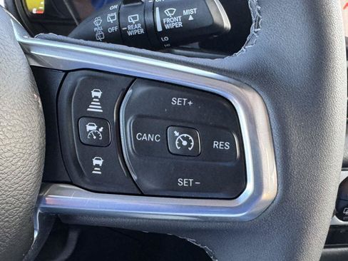 Certified 2025 Jeep Wrangler Unlimited Sahara w/ Safety Group AWD/4WD image 20