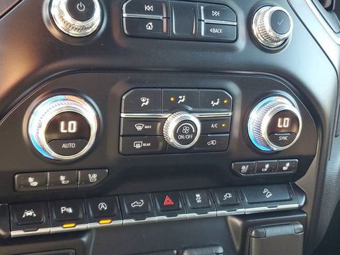 Used 2020 GMC Sierra 1500 AT4 w/ AT4 Premium Package AWD/4WD image 23