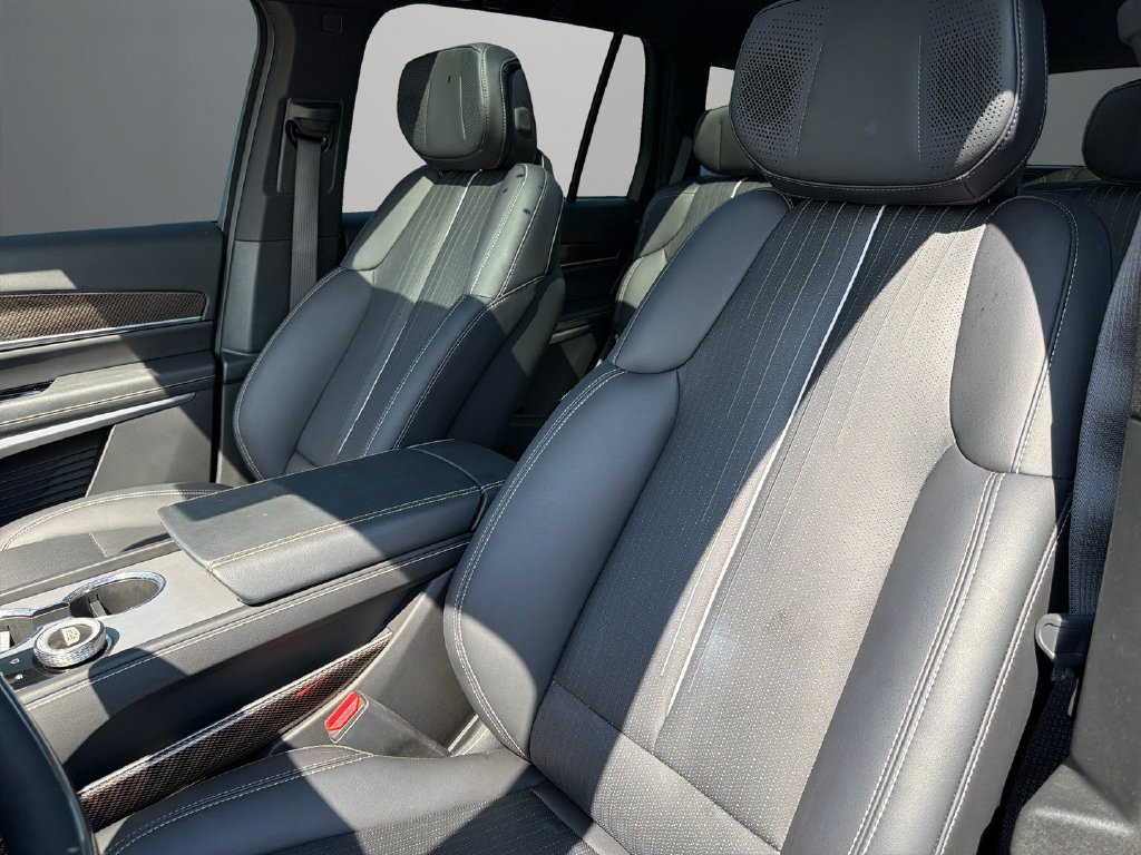 Certified 2026 Cadillac Vistiq Sport AWD/4WD image 14