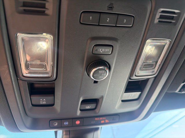 Used 2021 Chevrolet Suburban LT AWD/4WD image 34