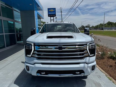 New 2026 Chevrolet Silverado 3500 High Country w/ High Country Premium Package AWD/4WD image 2