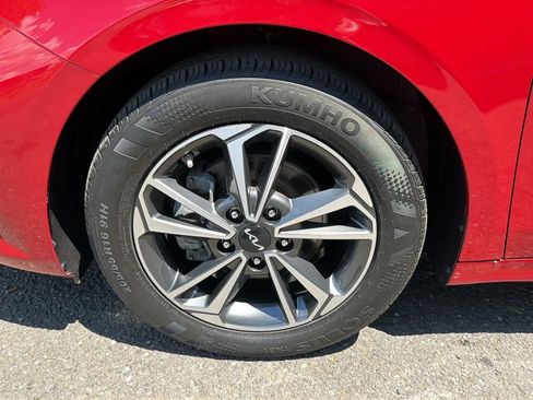 Used 2023 Kia Forte LXS w/ LXS Technology Package FWD image 9