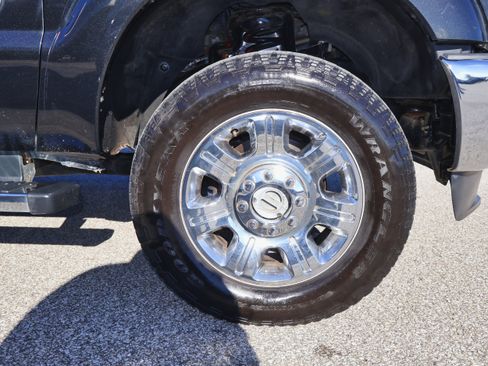 Used 2014 Ford F350 Lariat w/ Lariat Ultimate Package image 31