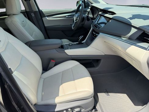 Certified 2023 Cadillac XT5 Premium Luxury w/ LPO, Floor Liner Package AWD/4WD image 19