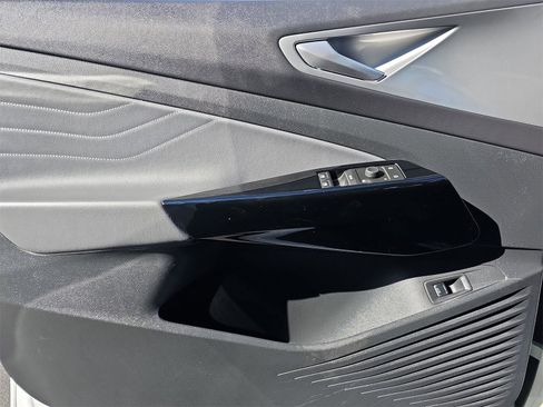 Used 2023 Volkswagen ID.4 S image 25