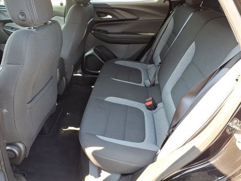 Used 2025 Chevrolet TrailBlazer LT FWD image 6
