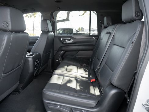 Used 2023 Chevrolet Suburban LT image 38