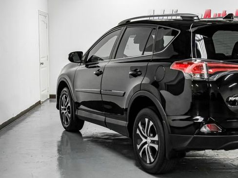 Used 2018 Toyota RAV4 LE w/ All Weather Liner Package AWD/4WD image 12