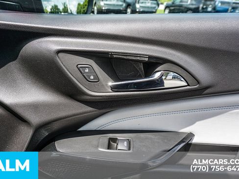 Used 2025 Chevrolet Trax LT w/ LT Convenience Package FWD image 49