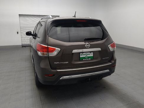 Used 2015 Nissan Pathfinder Platinum w/ Family Entertainment Package FWD image 6