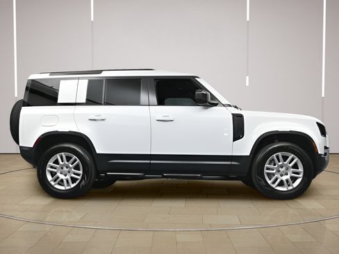 Used 2025 Land Rover Defender 110 S AWD/4WD image 29