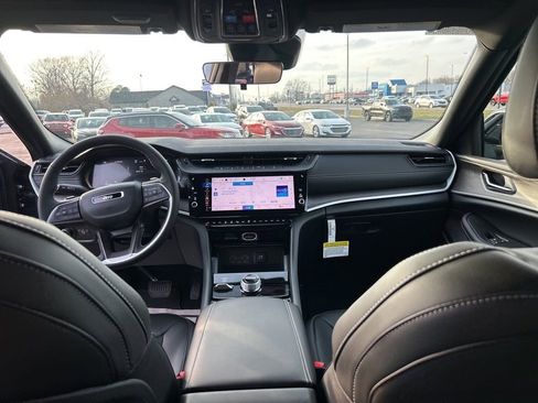 New 2026 Jeep Grand Cherokee Limited image 15