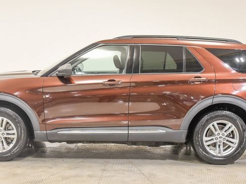 Used 2020 Ford Explorer XLT w/ Equipment Group 202A image 8