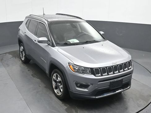 Used 2018 Jeep Compass Limited AWD/4WD image 33
