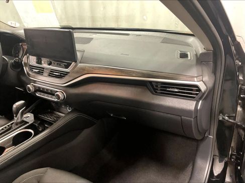 Certified 2023 Nissan Altima 2.5 SV w/ SV Premium Package image 13