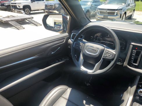 Used 2023 GMC Yukon Denali w/ Max Trailering Package AWD/4WD image 17
