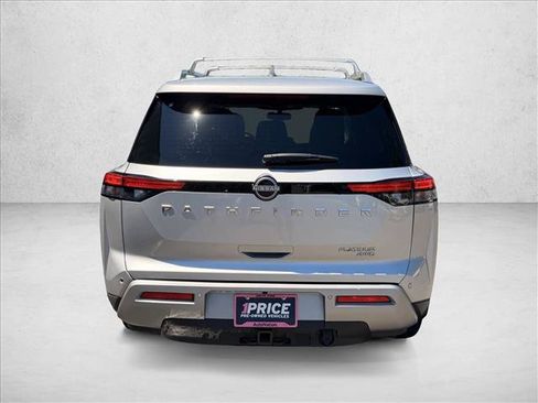 Used 2022 Nissan Pathfinder Platinum w/ Cargo Package AWD/4WD image 6