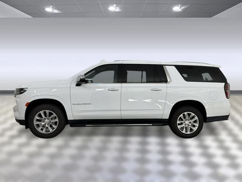 Used 2024 Chevrolet Suburban Premier RWD image 2