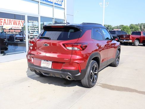 Used 2023 Chevrolet TrailBlazer RS w/ Sun and Liftgate Package AWD/4WD image 3
