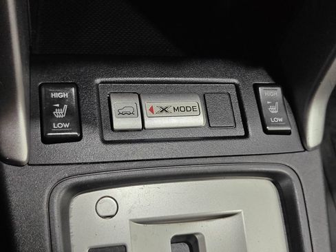 Used 2015 Subaru Forester 2.5i Limited AWD/4WD image 10