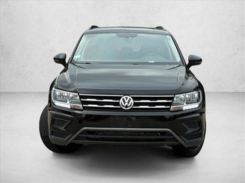 Used 2021 Volkswagen Tiguan SE w/ Panoramic Sunroof Package FWD image 2