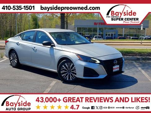 Used 2024 Nissan Altima 2.5 SV image 1