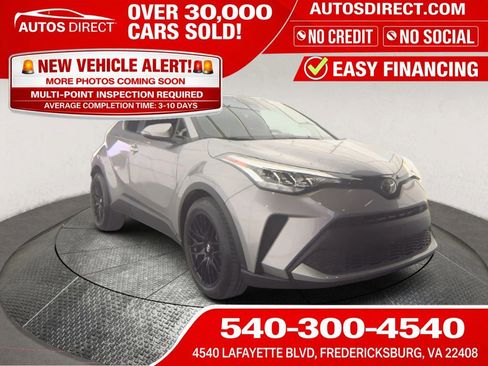 Used 2020 Toyota C-HR LE FWD image 1