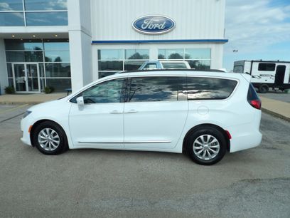 Used 2017 Chrysler Pacifica Touring-L