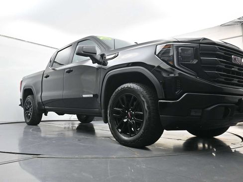 Used 2025 GMC Sierra 1500 Elevation w/ X31 Off-Road Package AWD/4WD image 19