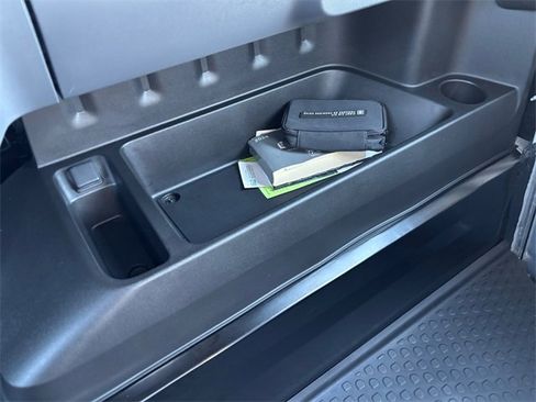 Used 2024 Chevrolet Brightdrop 400 w/ Commercial Equipment Package image 23