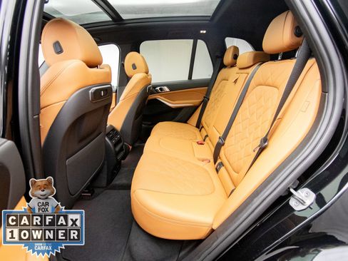 Used 2024 BMW X5 xDrive40i w/ Parking Assistance Package AWD/4WD image 18