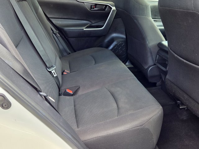 Used 2021 Toyota RAV4 LE FWD image 16