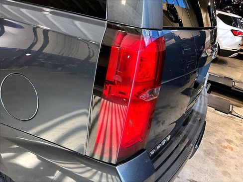 Used 2019 Chevrolet Tahoe LT w/ Luxury Package AWD/4WD image 35