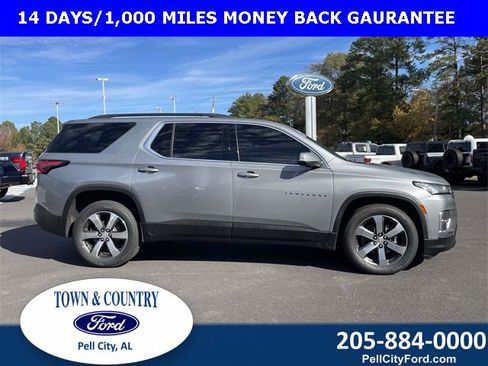 Used 2023 Chevrolet Traverse LT w/ LT Premium Package image 3