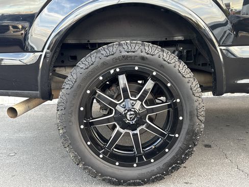 Used 2017 Ford F150 Lariat image 6