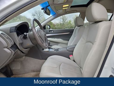 Used 2015 INFINITI Q40 AWD w/ Navigation Package image 2