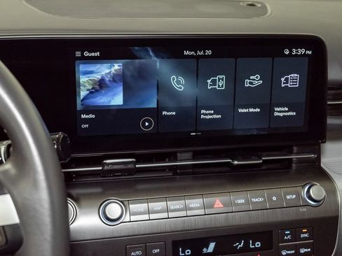 Used 2025 Hyundai Kona SEL FWD image 16
