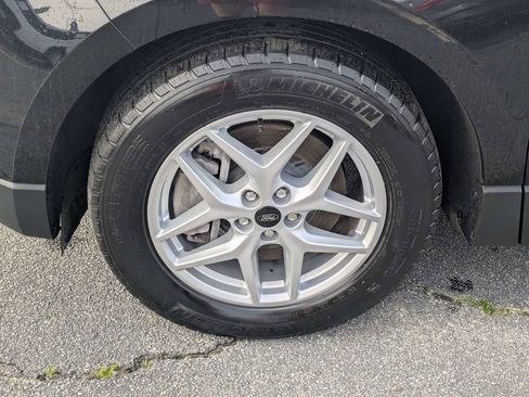 Used 2024 Ford Edge SEL image 9