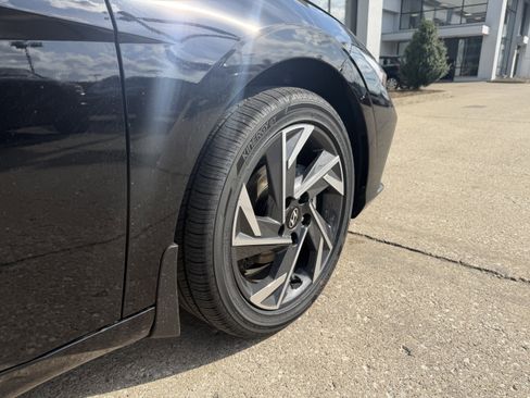 New 2026 Hyundai Elantra Limited image 16