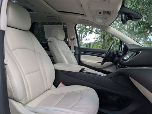Used 2023 Buick Enclave Essence w/ Experience Buick Package AWD/4WD image 18