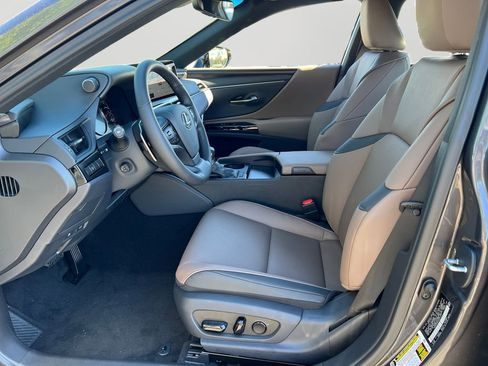 New 2025 Lexus ES 350 w/ Premium Package image 12