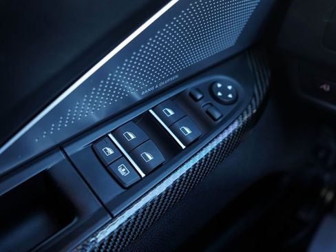 Used 2016 BMW M6 image 22