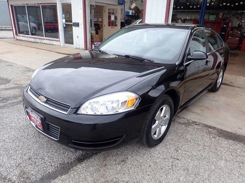 Used 2011 Chevrolet Impala LS image 2